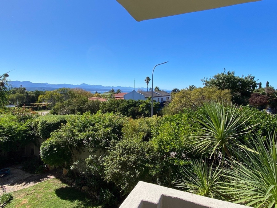 To Let 4 Bedroom Property for Rent in Bowtie Western Cape